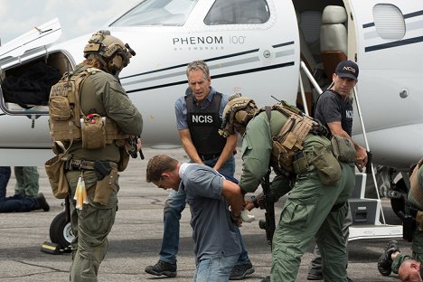 Scott Bakula, Lucas Black - Navy CIS: New Orleans - Der Glückstag - Filmfotos