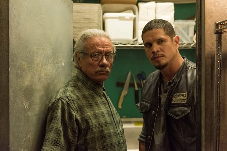 Edward James Olmos, JD Pardo - Zákon gangu: Mayové - Perro/Oc - Z filmu