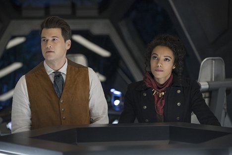 Nick Zano, Maisie Richardson-Sellers - Legends of Tomorrow - The Good, The Bad and The Cuddly - Kuvat elokuvasta