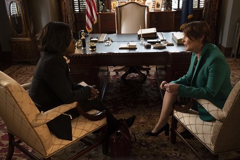 Viola Davis, Laura Innes - How to Get Away with Murder - We Can Find Him - Photos
