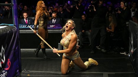 Rebecca Quin, Ashley Fliehr - WWE Evolution - De la película