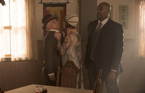 Sean Sullivan, Wendy Crewson, Eugene Clark - Frankie Drake Mysteries - Mother of Pearl - Photos