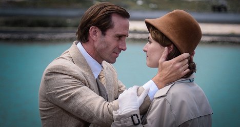 Joseph Fiennes, Elizabeth Arends - On Wings of Eagles - Photos
