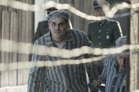 Mario Casas - El fotógrafo de Mauthausen - Z filmu