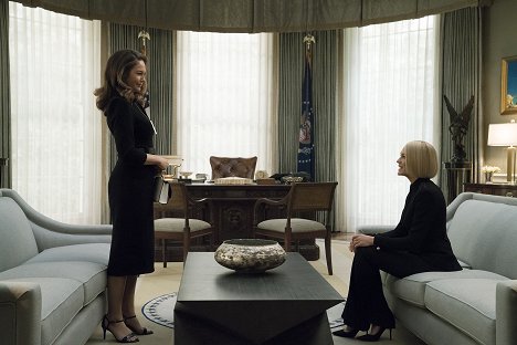 Diane Lane, Robin Wright - House of Cards - Chapter 68 - Photos