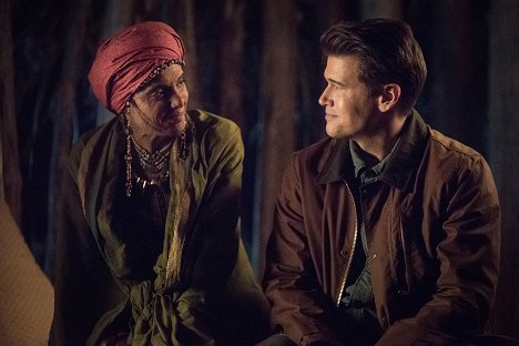 Maisie Richardson-Sellers, Nick Zano - Legends of Tomorrow - Guest Starring John Noble - Photos