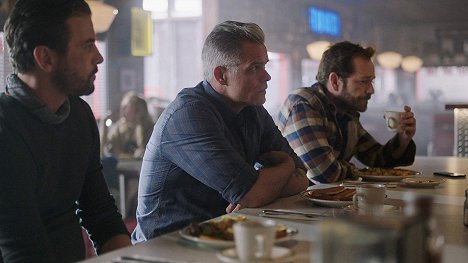 Skeet Ulrich, Martin Cummins, Luke Perry - Riverdale - Kapitola 37: „Štěstěna a lidé“ - Z filmu