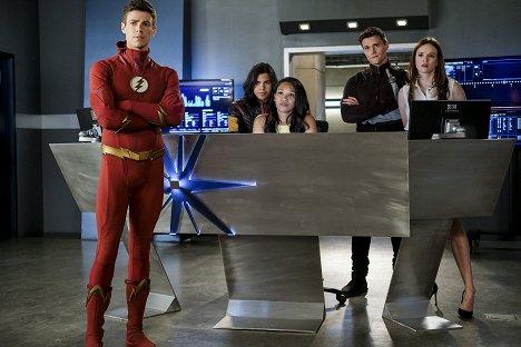 Grant Gustin, Carlos Valdes, Candice Patton, Hartley Sawyer, Danielle Panabaker - Flash - The Death of Vibe - Z filmu