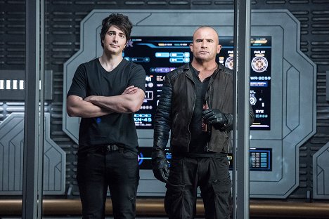 Brandon Routh, Dominic Purcell - DC's Legends of Tomorrow - A bas la reine - Film