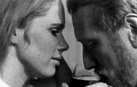 Liv Ullmann, Max von Sydow - Une passion - Film