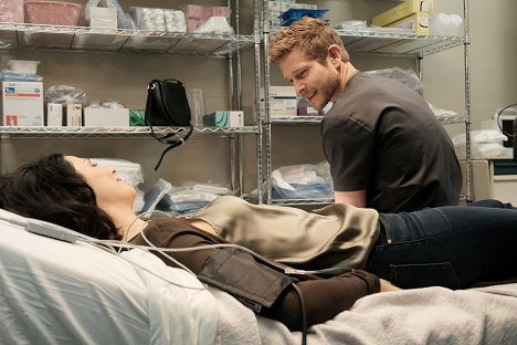 Joanne Kelly, Matt Czuchry - Atlanta Medical - Lily - Filmfotos