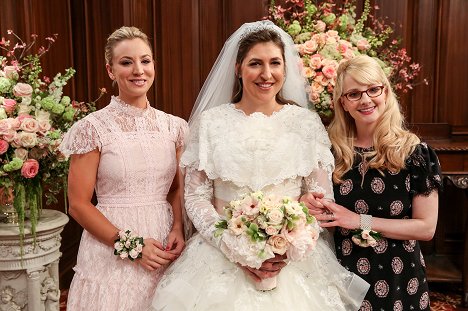 Kaley Cuoco, Mayim Bialik, Melissa Rauch - The Big Bang Theory - Die Hochzeitsüberraschung - Werbefoto