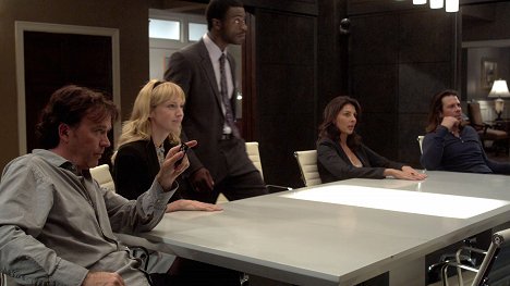 Timothy Hutton, Beth Riesgraf, Aldis Hodge, Gina Bellman, Christian Kane - Leverage - The Juror #6 Job - Do filme