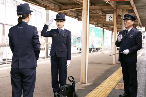 Kasumi Arimura, Džun Kunimura - Kazoku iro: Railways – Watašitači no šuppacu - Z filmu