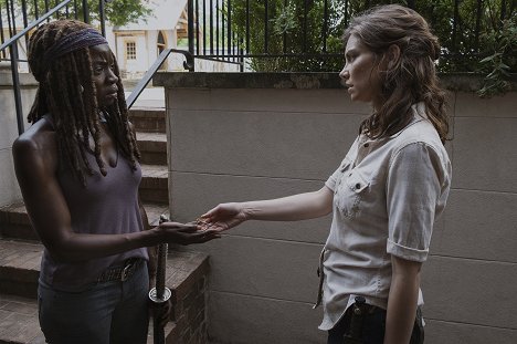 Danai Gurira, Lauren Cohan - Živí mrtví - Co přijde pak - Z filmu