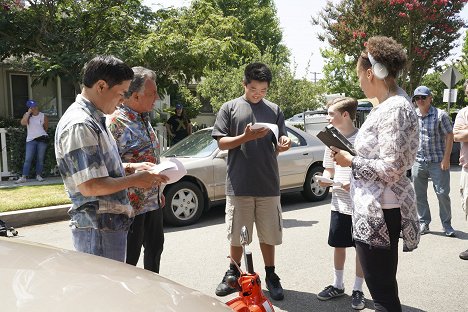 Randall Park, Ray Wise, Hudson Yang - Fresh Off the Boat - Chinese am Steuer - Dreharbeiten