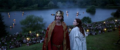 Chris Pine, Florence Pugh - Outlaw King - Filmfotos