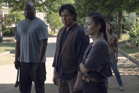 Josh McDermitt, Christian Serratos - The Walking Dead - Que sommes-nous devenus ? - Film