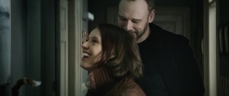 Manuela Vellés, Elliot Cowan - Muse - Worte können tödlich sein - Filmfotos