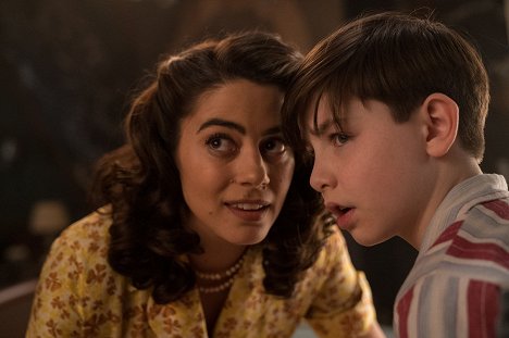 Lorenza Izzo, Owen Vaccaro - The House with a Clock in Its Walls - Photos