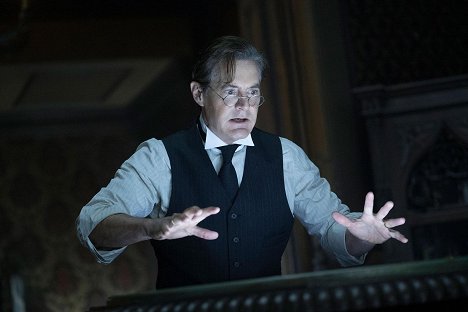 Kyle MacLachlan - The House with a Clock in Its Walls - Photos