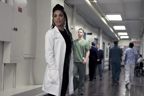 Freema Agyeman - New Amsterdam - El tiempo que sea necesario - De la película