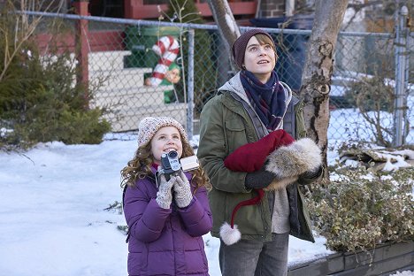 Darby Camp, Judah Lewis - The Christmas Chronicles - Filmfotos