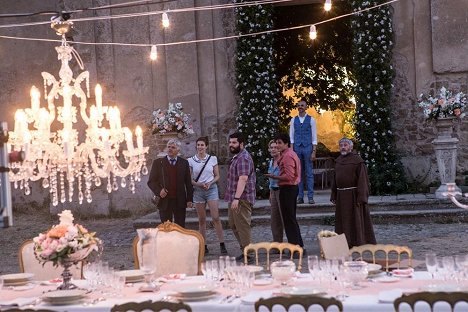 Dino Abbrescia, Diana Del Bufalo, Salvatore Esposito, Monica Guerritore, Cristiano Caccamo, Antonio Catania - My Big Crazy Italian Wedding - Filmfotos