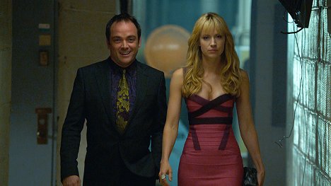 Mark Sheppard, Beth Riesgraf - Leverage - The Zanzibar Marketplace Job - Z filmu