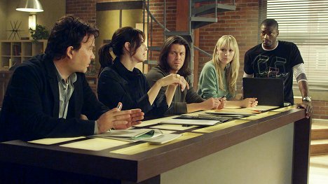 Timothy Hutton, Gina Bellman, Christian Kane, Beth Riesgraf, Aldis Hodge - Leverage - The Studio Job - Photos