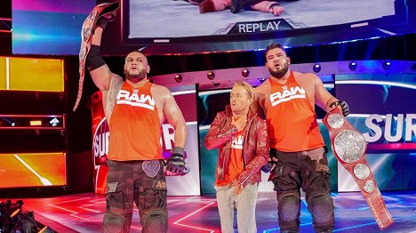Sunny Dhinsa, James Curtin, Gzim Selmani - WWE Survivor Series - Filmfotos