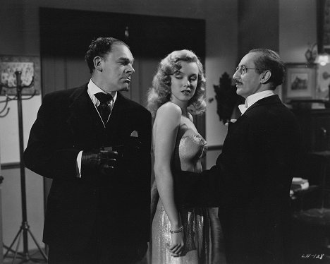 Melville Cooper, Marilyn Monroe, Groucho Marx - Love Happy - Do filme
