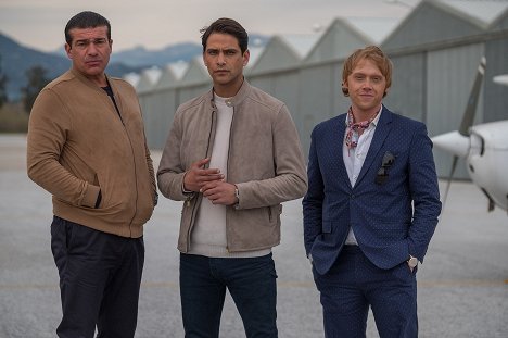 Tamer Hassan, Luke Pasqualino, Rupert Grint - Snatch - The Catalan and the Mute - Photos