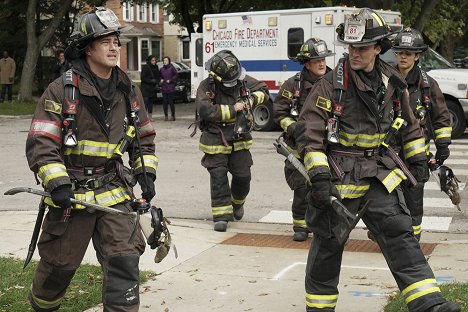Taylor Kinney, Jesse Spencer - Chicago Fire - Řešení na všechno - Z filmu