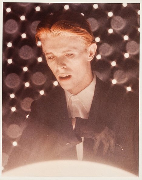 David Bowie - Muž, ktorý spadol na Zem - Z filmu