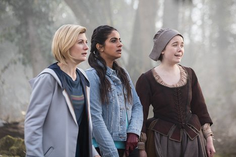 Jodie Whittaker, Mandip Gill, Tilly Steele - Doctor Who - The Witchfinders - Photos