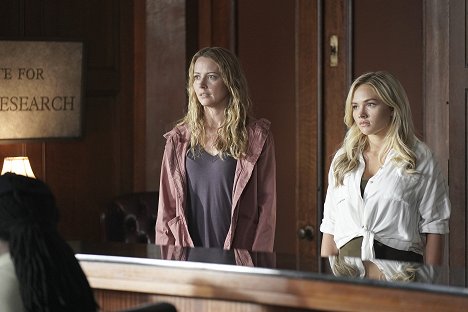 Amy Acker, Natalie Alyn Lind - The Gifted - the dreaM - Photos