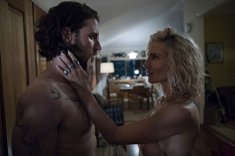 Aaron Jakubenko, Elsa Pataky - Tidelands - Kuvat elokuvasta