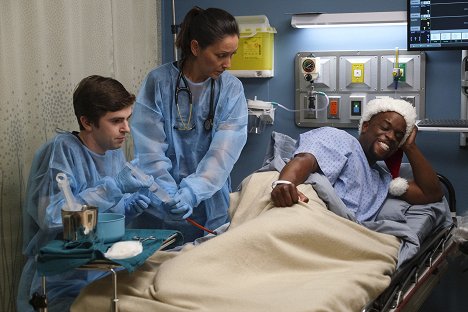 Freddie Highmore, Christina Chang, Rell Battle - The Good Doctor - Quarantine - Part 1 - Photos