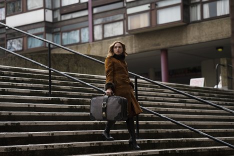 Florence Pugh - The Little Drummer Girl - Episode 4 - Photos