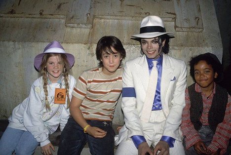 Sean Lennon, Michael Jackson, Brandon Quintin Adams - Michael Jackson: Smooth Criminal - Van de set