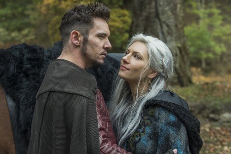 Jonathan Rhys Meyers, Katheryn Winnick - Vikings - Murder Most Foul - Van film