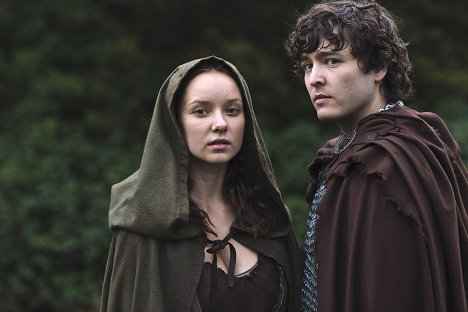 Alexandra Dowling, Alexander Vlahos - Merlín - El dibujo de la oscuridad - Promoción