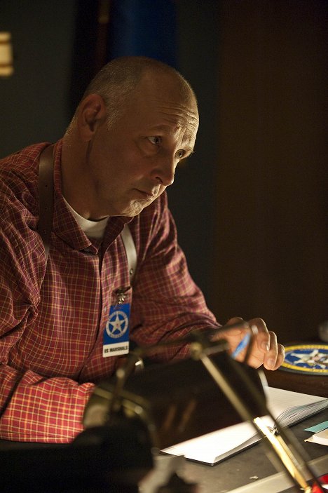 Nick Searcy - Justified - Fathers and Sons - Photos