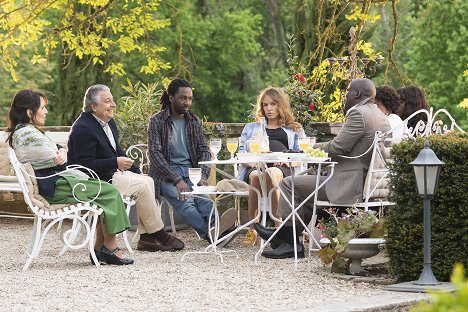 Chantal Lauby, Christian Clavier, Noom Diawara, Elodie Fontan - Serial (Bad) Weddings 2 - Photos