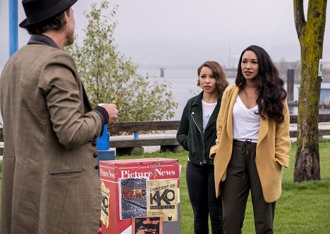 Jessica Parker Kennedy, Candice Patton - The Flash - Icicle - Film