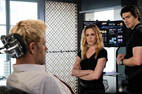 Caity Lotz, Brandon Routh - DC's Legends of Tomorrow - L'Attaque de la pieuvre géante - Film