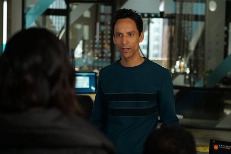 Danny Pudi - Powerless - No Consequence Day - Filmfotos