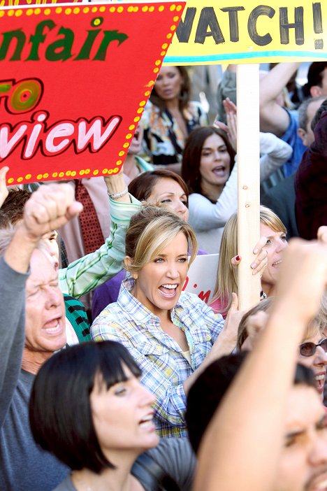Felicity Huffman - Desperate Housewives - Down the Block There's a Riot - Van film