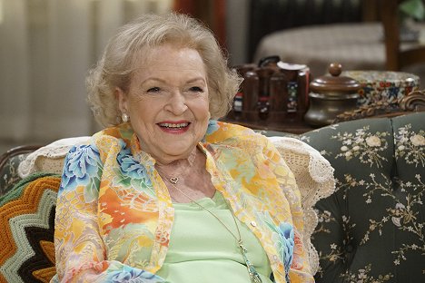 Betty White - Young & Hungry - Young & Vegas Baby - Photos